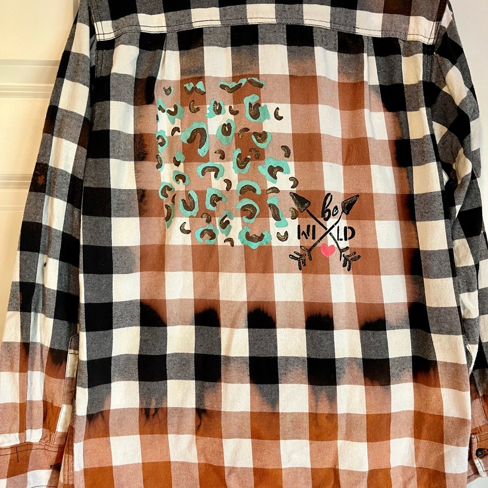 Size M Unisex distressed flannel